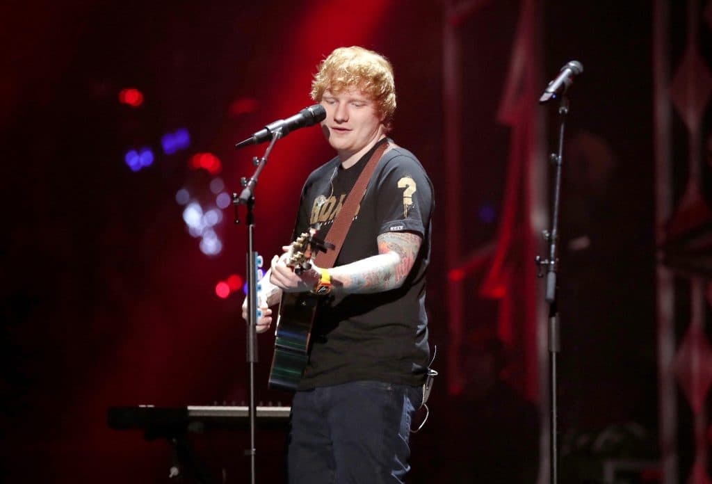 Ed Sheeran în mijlocul unei controverse după excluziunea lui Macklemore din turneu