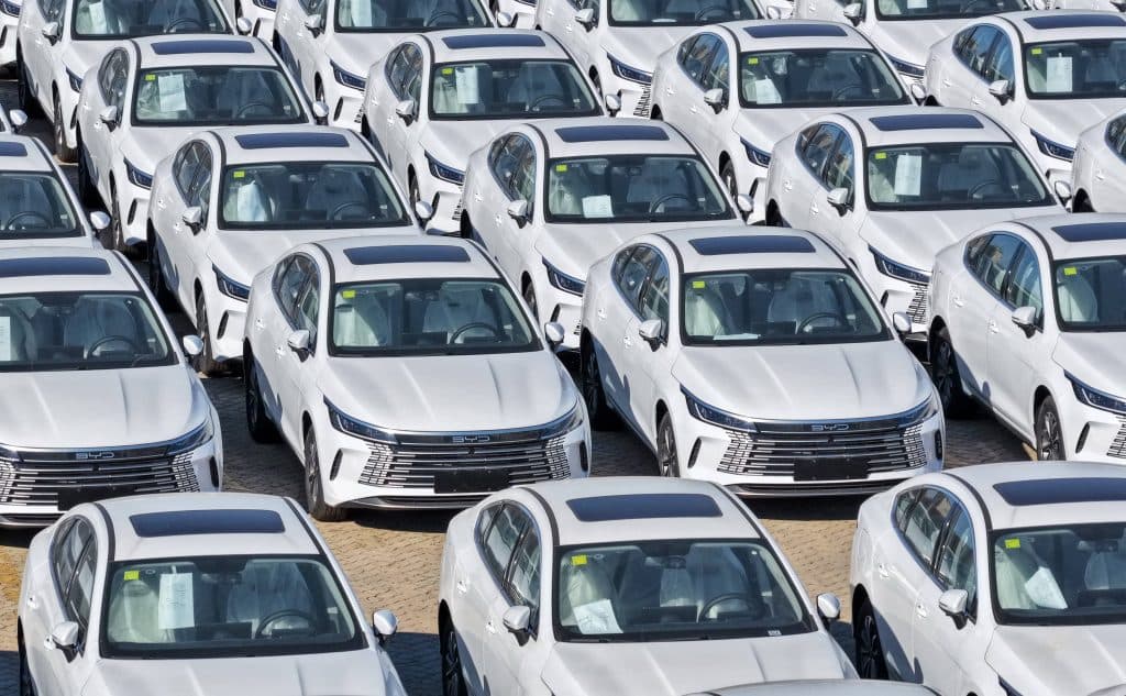 UE solicită Chinei să restricționeze exporturile de automobile hibride