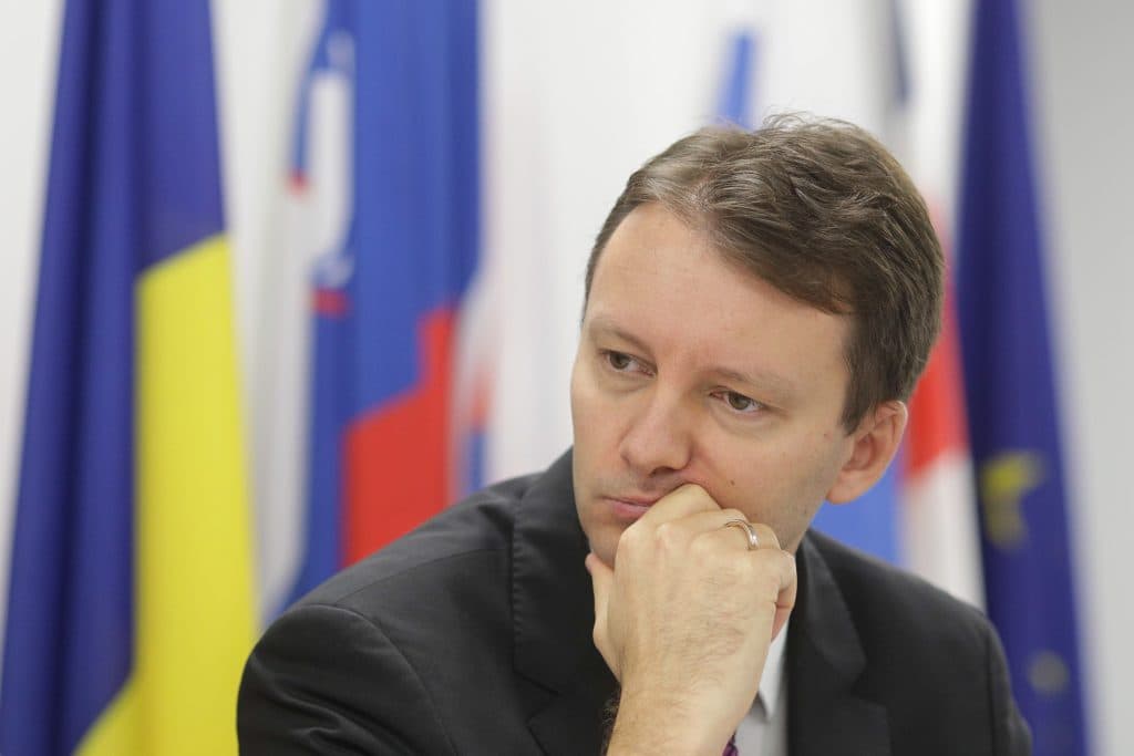 PNL, USR și UDMR discută împărțirea ministerelor în Guvernul Mureșan