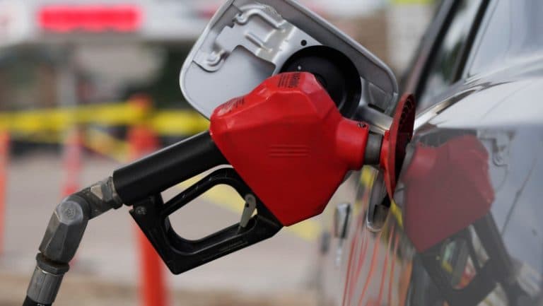 Administratia Trump propune reducerea voluntară a exporturilor de motorină