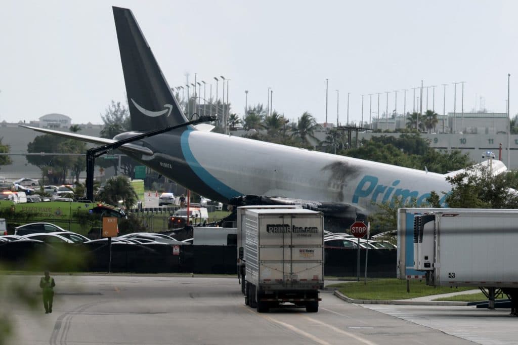 Avion cargo Amazon ieșit de pe pistă la Aeroportul din Miami