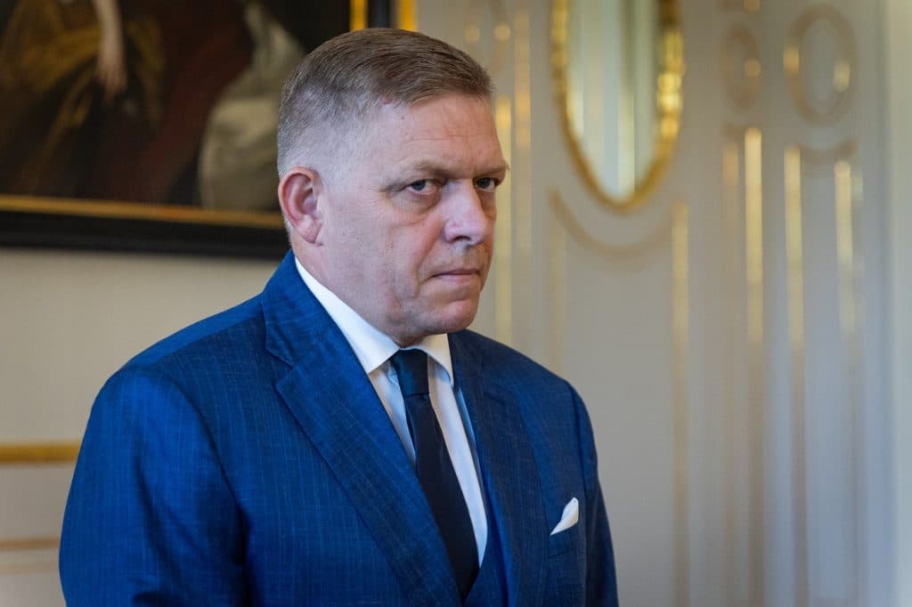 Robert Fico contestă implicarea Slovaciei în conflicte NATO