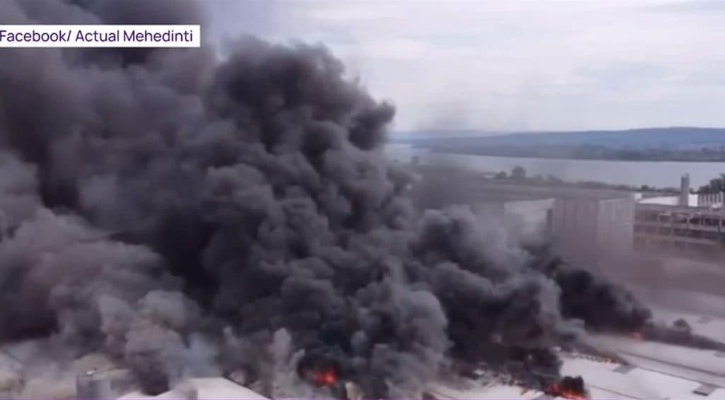 Incendiu de proporții la un depozit de hârtie în Drobeta-Turnu Severin