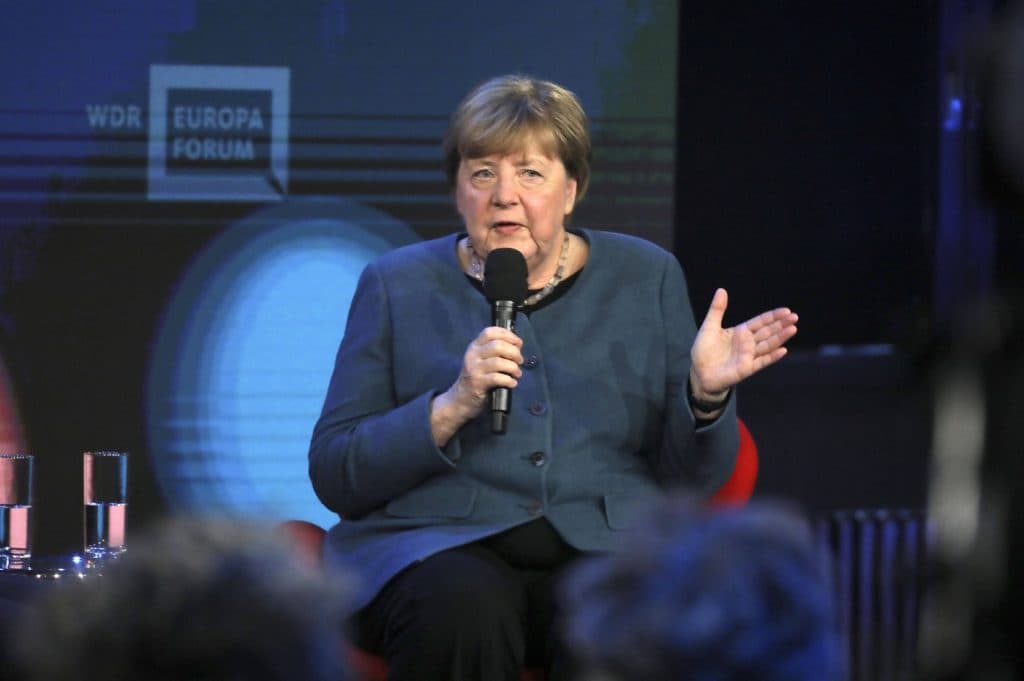 Angela Merkel îndeamnă România la unitate în formarea guvernului