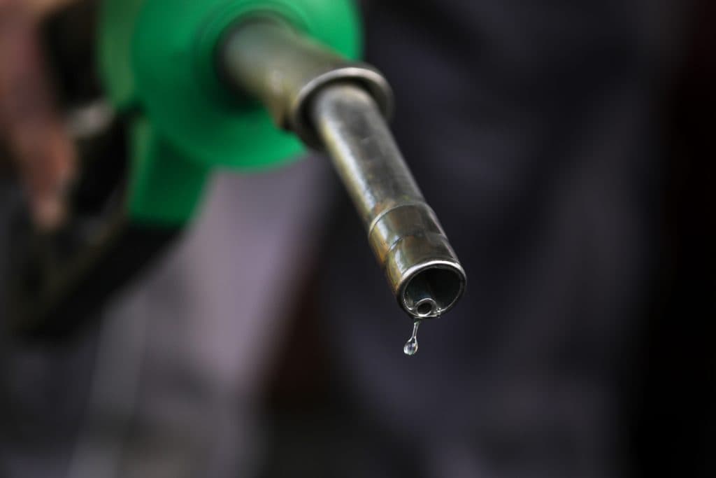 Reducerea accizei la motorină expiră astăzi, iar prețul ar putea crește semnificativ