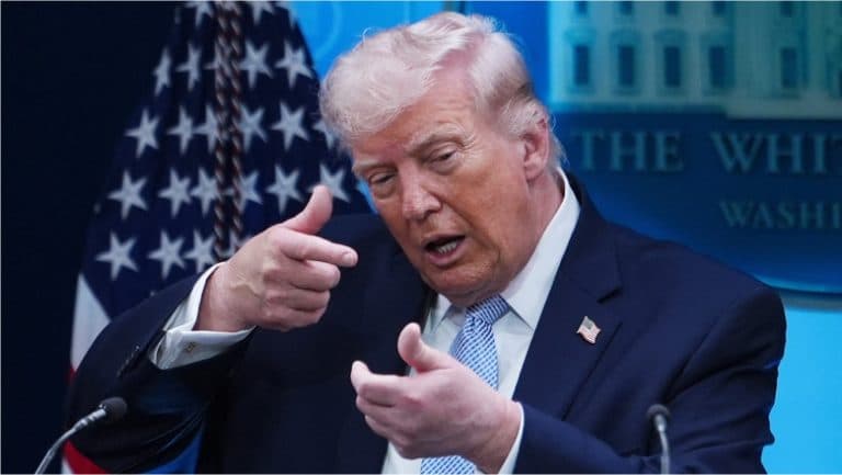 Trump răspinge acuzațiile privind oferta de arme către China