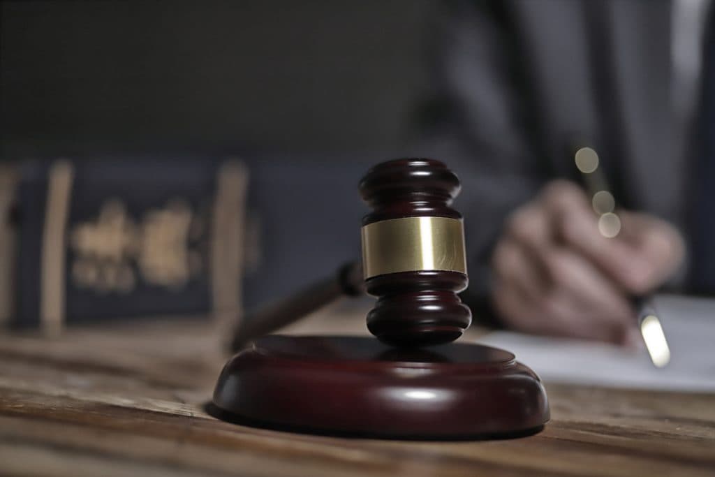 Șefa serviciilor secrete din Albania, suspendată și plasată în arest la domiciliu