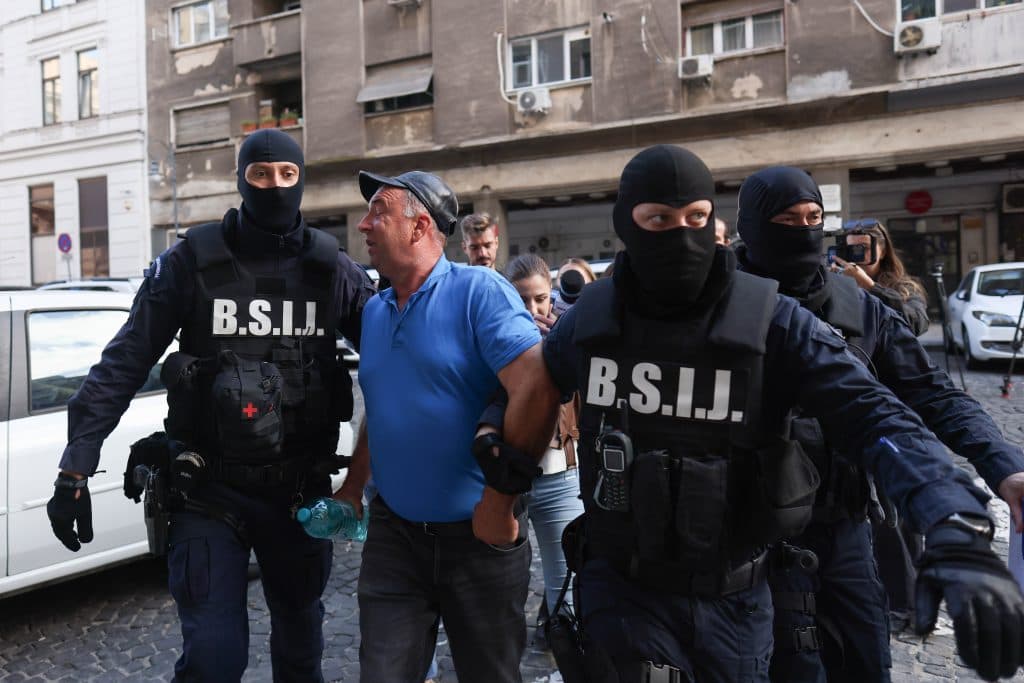 Percheziții în București și 15 județe după protestul ciobanilor din Piața Victoriei