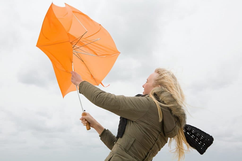 Avertizare meteorologică: Vânt puternic în majoritatea regiunilor