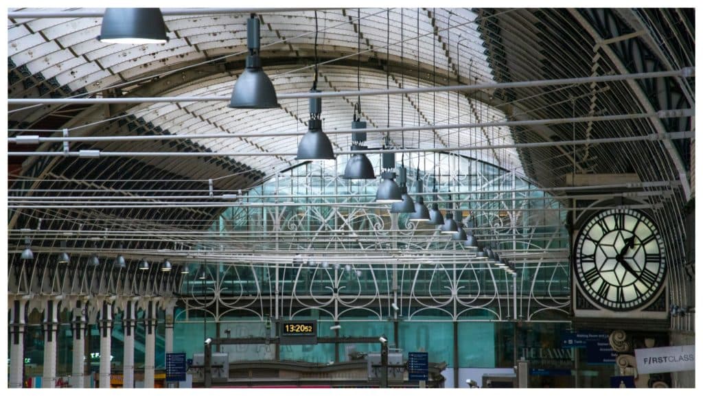 Incendiu în Paddington provoacă haos la transportul feroviar din Londra