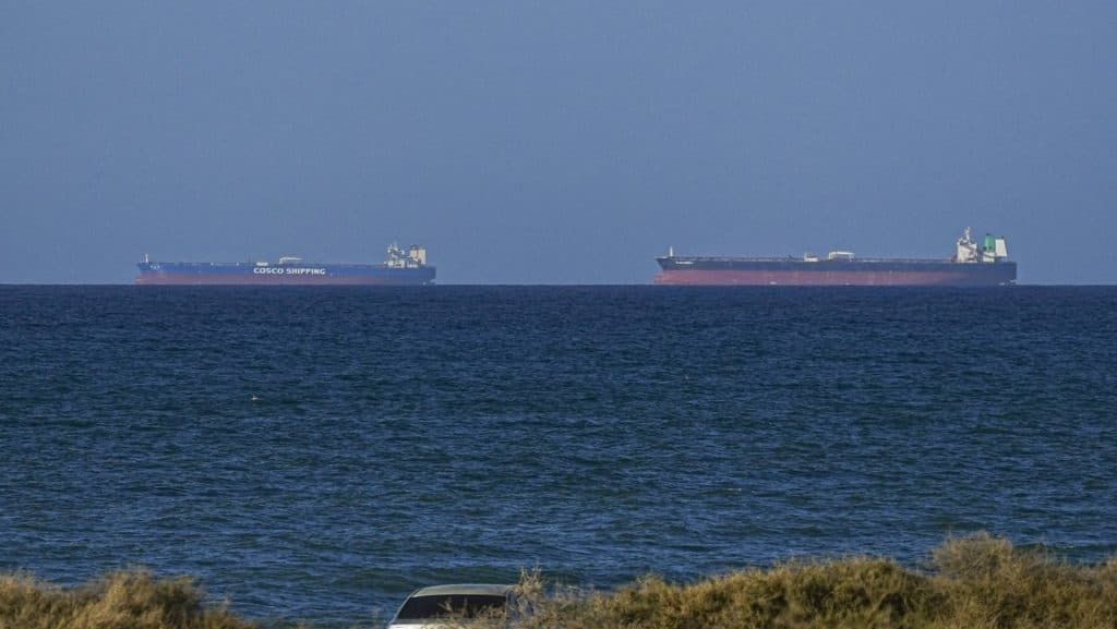 Atac asupra unei nave în Strâmtoarea Ormuz intensifică temerile privind aprovizionarea cu petrol