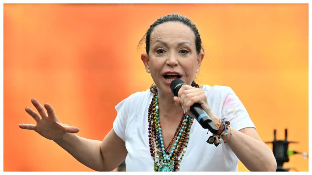 Maria Corina Machado se întoarce în Venezuela după un an de exil
