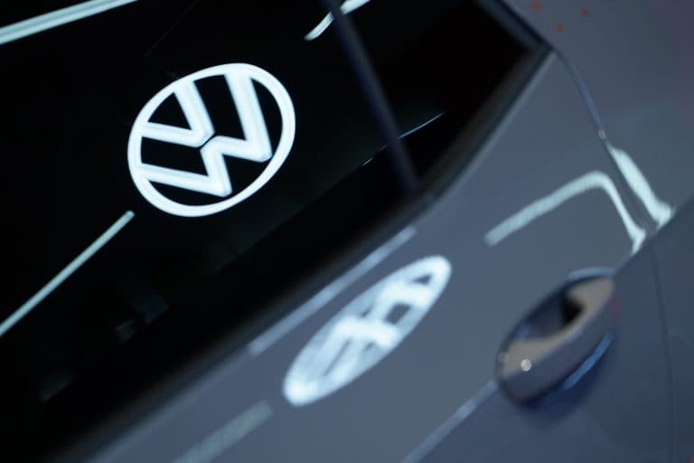 Volkswagen recheamă 72.700 de vehicule electrice din cauza riscului de incendiu