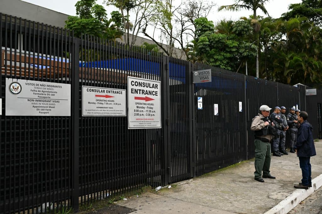 SUA suspendă serviciile consulare în Brazilia înainte de alegerile prezidențiale