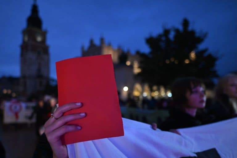 Proteste în Polonia împotriva restricțiilor asupra avortului