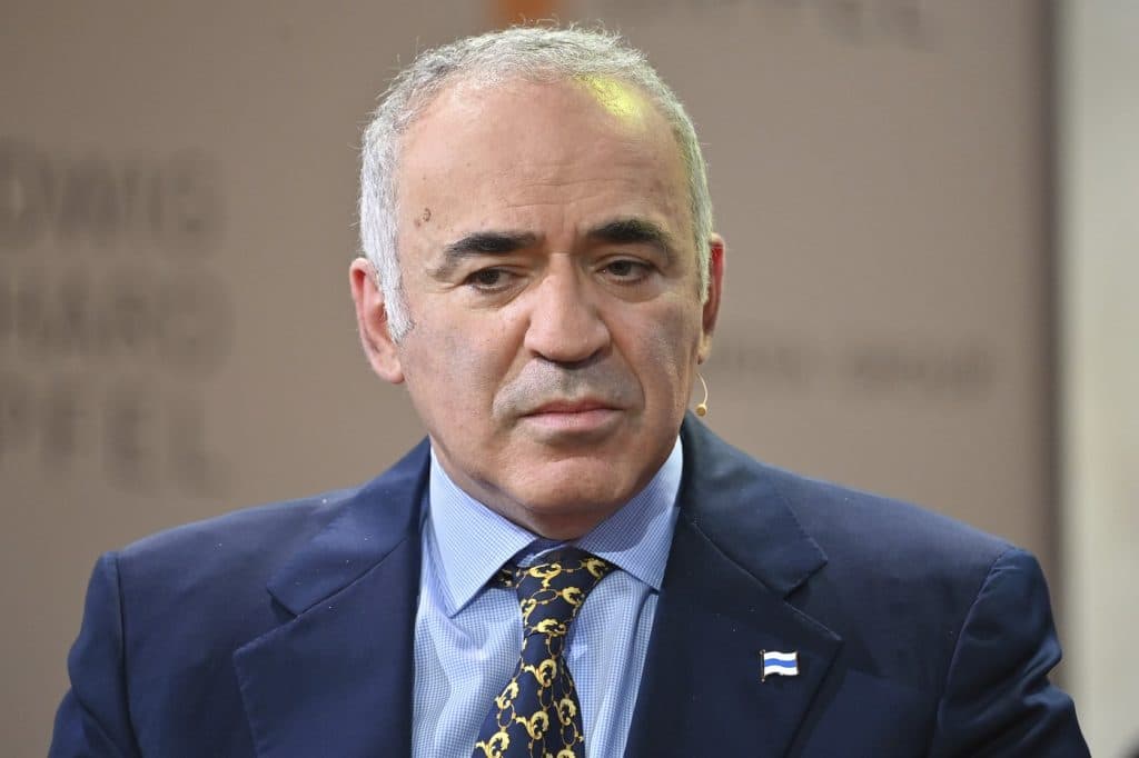 Kasparov: Acordurile cu Rusia vor spori violența în Ucraina
