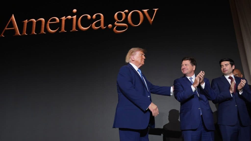 Donald Trump îl va numi pe Jay Clayton „țar al AI”