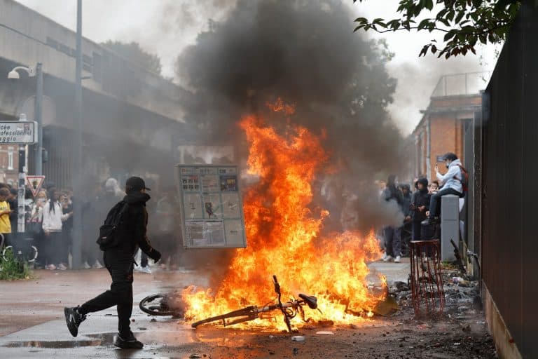 Proteste sociale în Franța, alimentate de creșterea costului vieții