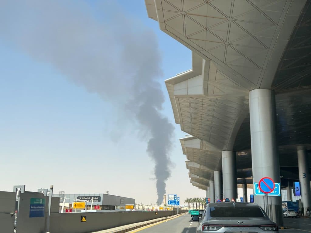 Atac devastator la aeroportul din Riad: 12 morți și peste 300 de răniți