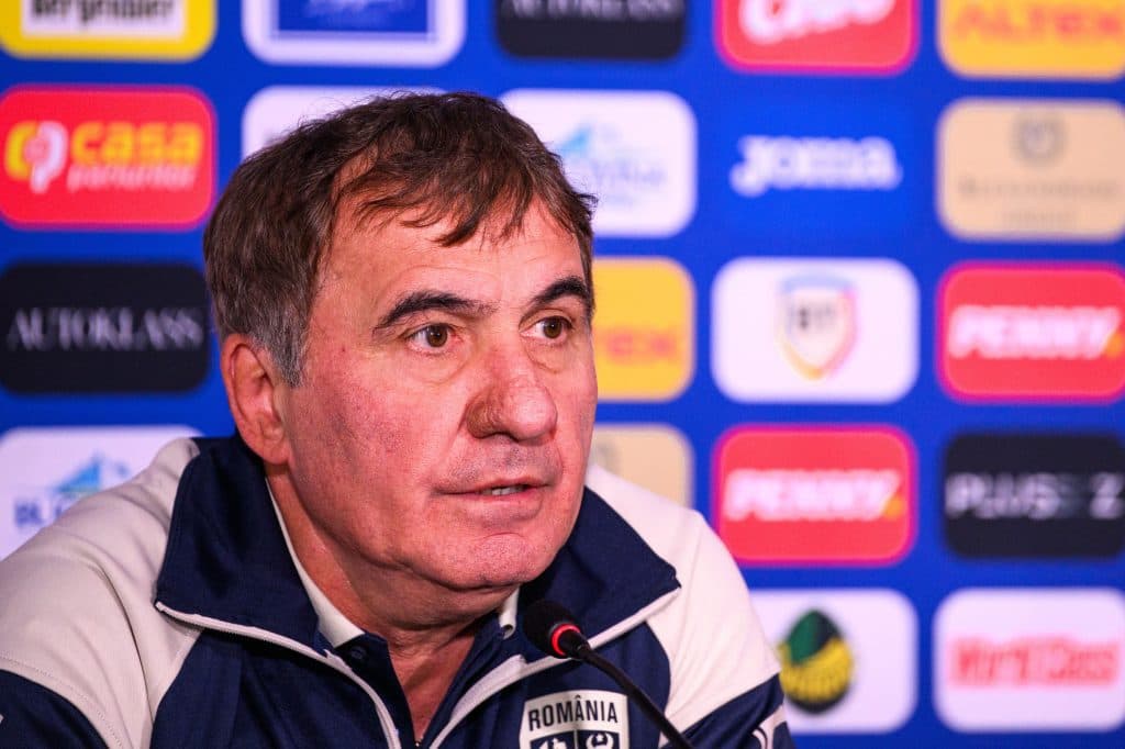 Gheorghe Hagi: Onorabil să antrenezi România, dar începutul este slab