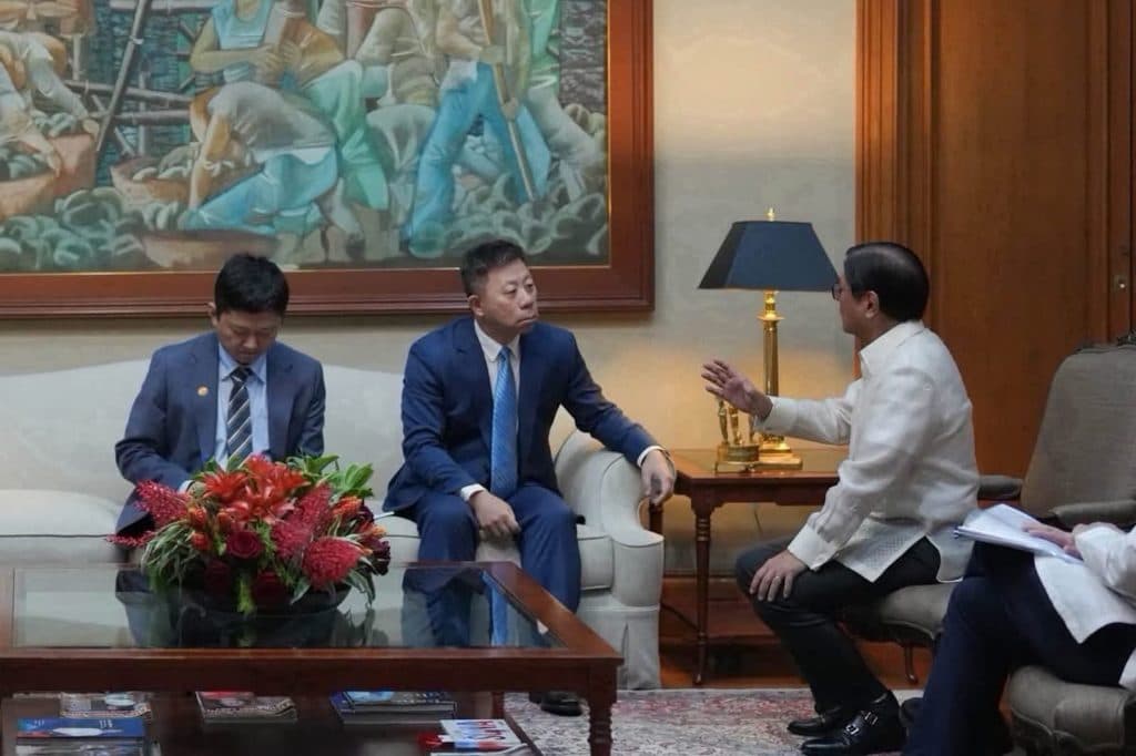 Ambasadorul Chinei avertizează Filipinele: Învins ușor, dar nu alegem forța