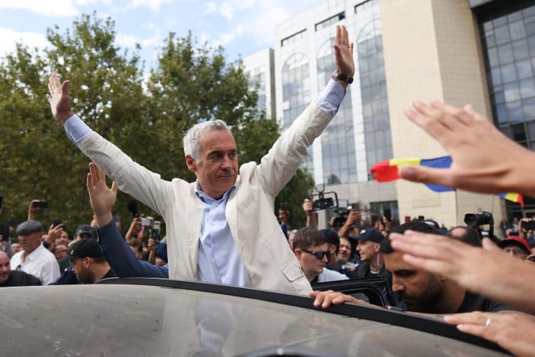 Călin Georgescu află azi dacă rămâne în arest preventiv