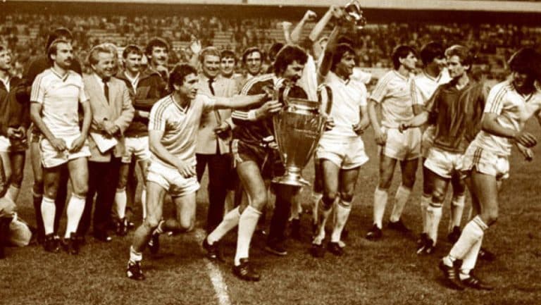 Fotbaliștii Stelei din 1986 primesc indemnizația de merit