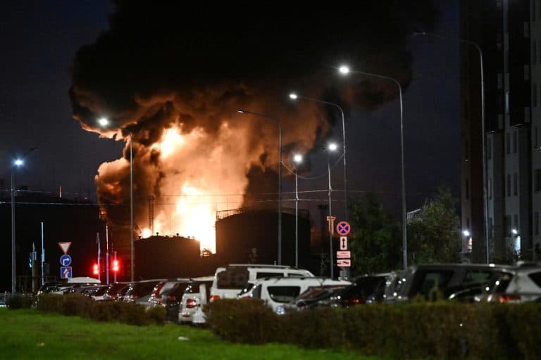 Atac cu drone ucrainene la Sankt Petersburg: Flăcări la un terminal petrolier și un centru de date