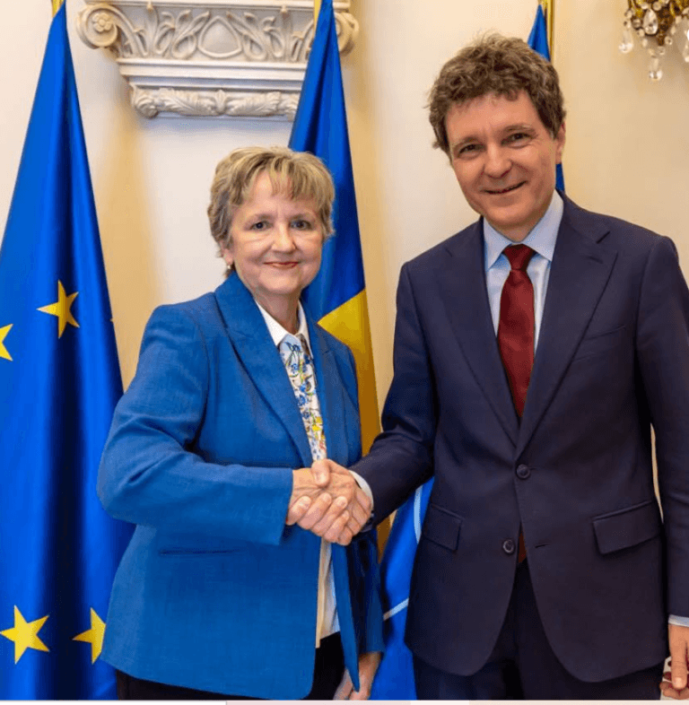 Nicușor Dan anunță burse pentru liceeni români în SUA