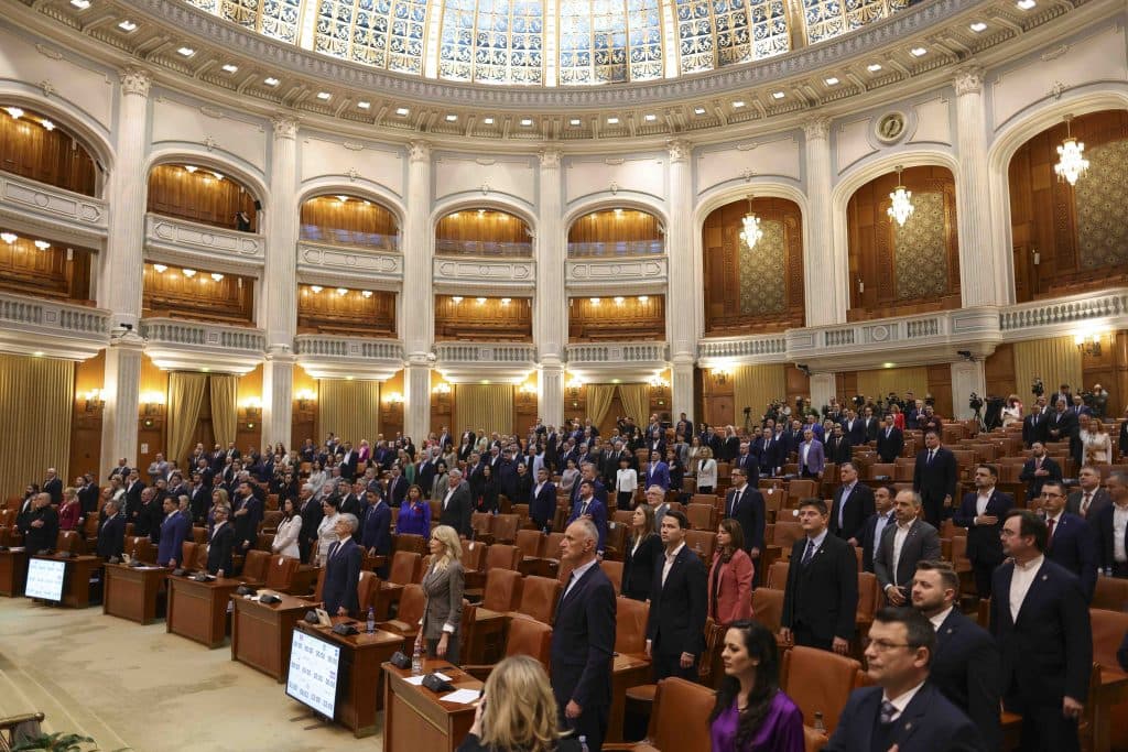 Maratonul audierilor miniștrilor Guvernului Luca Niculescu a început