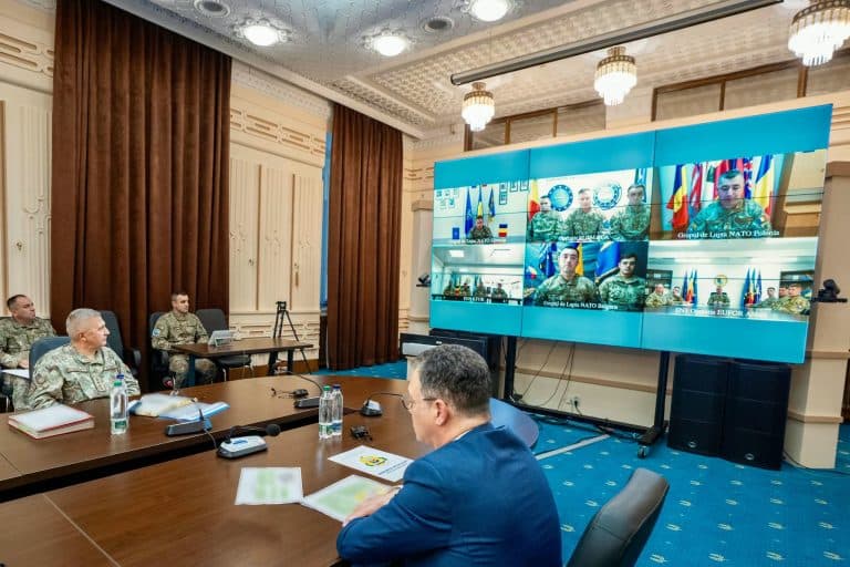 Aproape 1.000 de militari români desfășoară misiuni internaționale