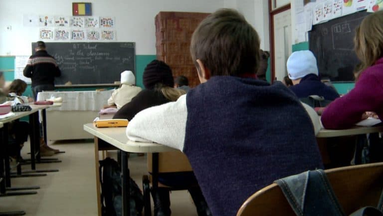 Școlile din mediul rural riscă să suspendă cursurile din lipsa fondurilor pentru încălzire